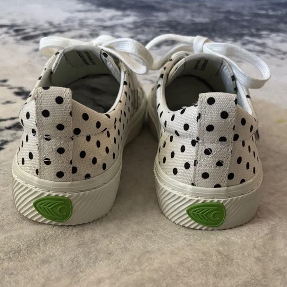 Cariuma Oca Low White Sneakers with Black Dots - Picture 3 of 9